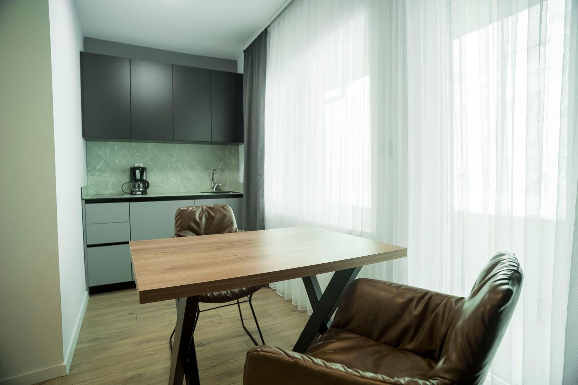 Lux Apartments Pristina Exterior foto